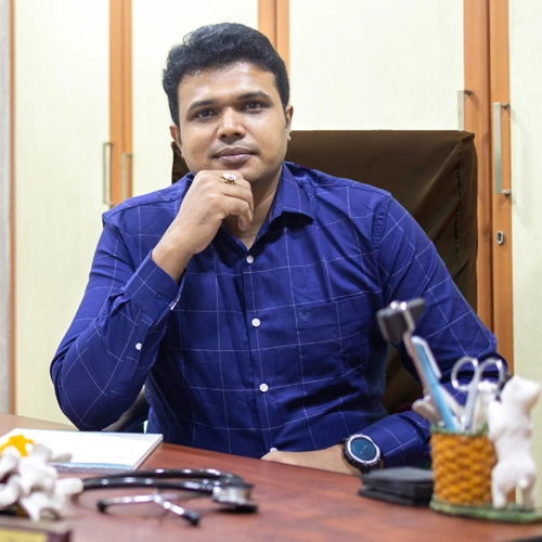 Meet Dr. Sibee Soundarajan - OxyPlus Wellness Director Dr. Sibee Soundarajan offers expert holistic care for healing, energy balance, and well-being